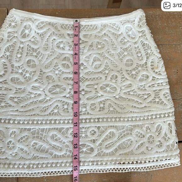 Club Monaco NEW Club Monaco White Lace Mini Skirt - Picture 5 of 7